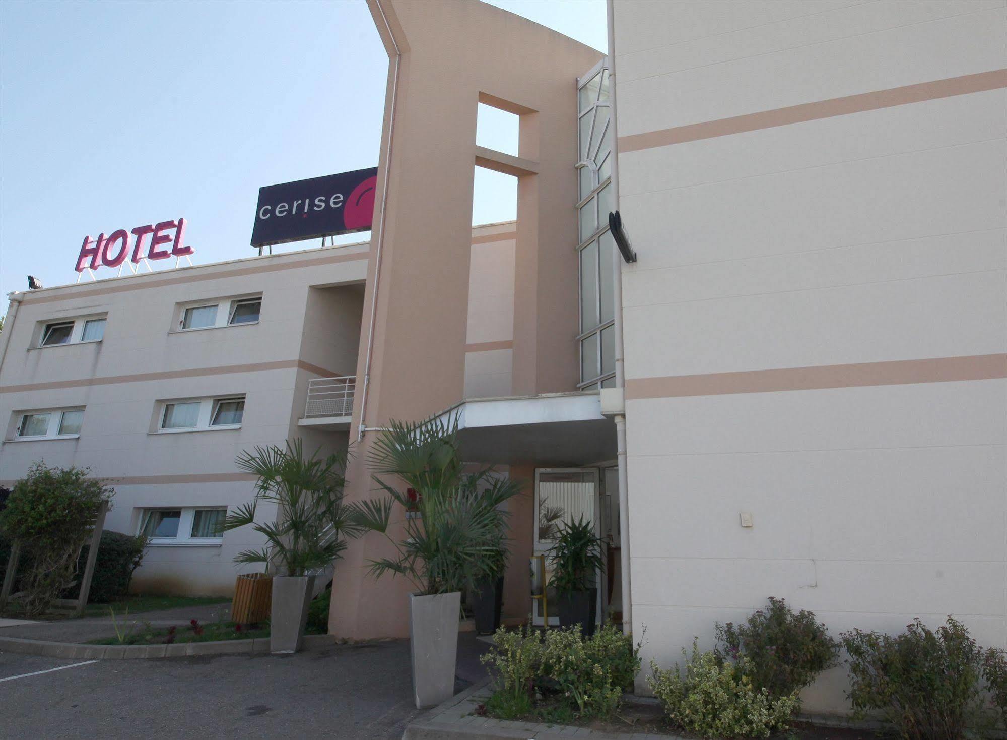 Hotel Cerise Nancy Ngoại thất bức ảnh